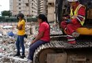 𝐕𝐞𝐧𝐞𝐳𝐮𝐞𝐥𝐚: families continue digging through the rubble for relatives